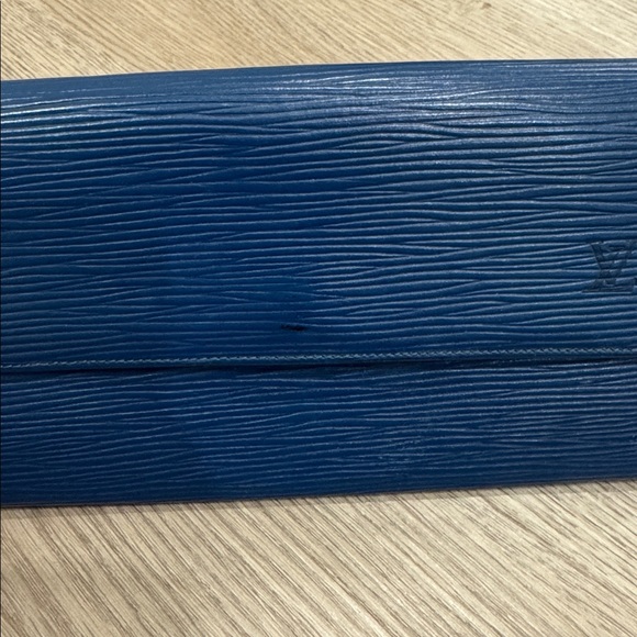 🎄 🫐 VINTAGE Louis Vuitton Epi Leather Wallet - Picture 8 of 11